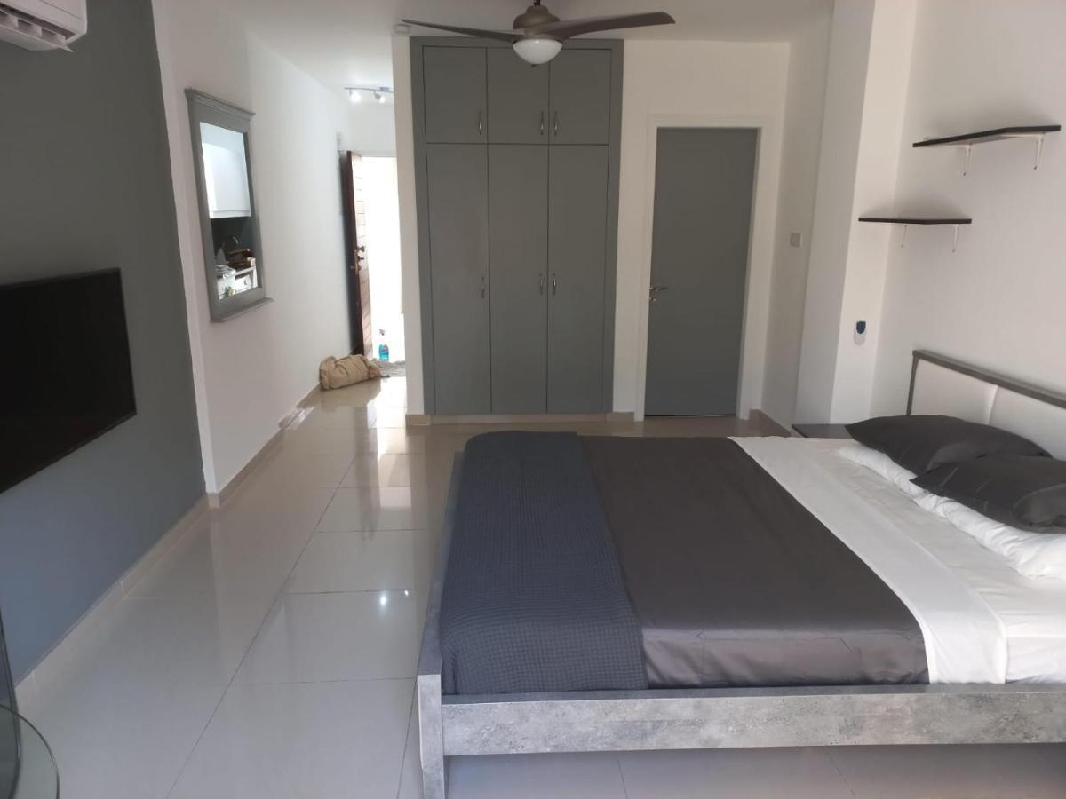 Modern Studio Apartment Armonia Court 帕拉利米尼 外观 照片