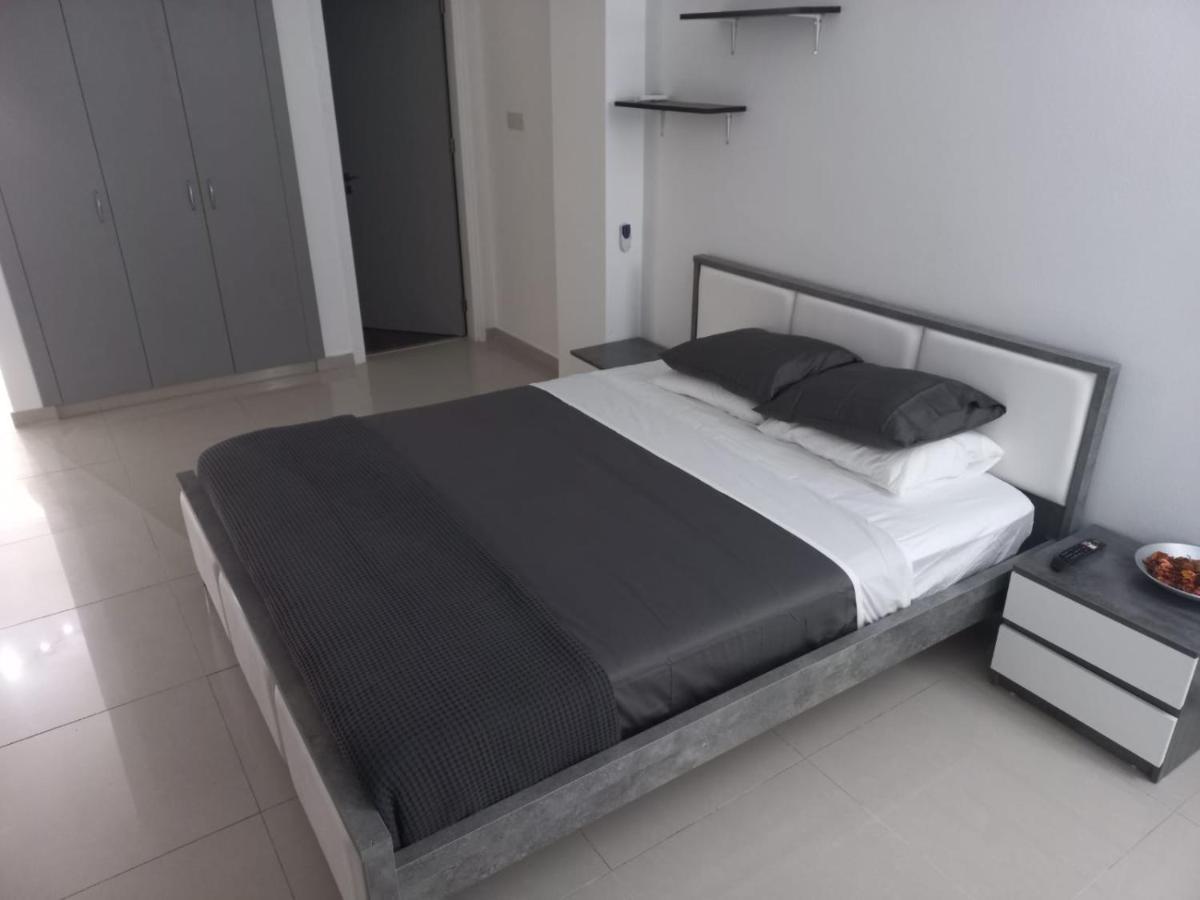 Modern Studio Apartment Armonia Court 帕拉利米尼 外观 照片