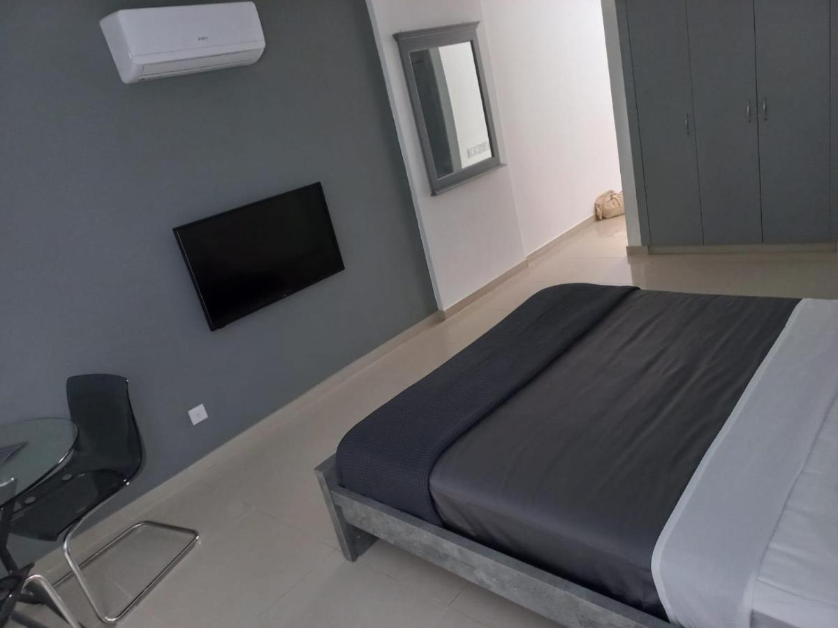 Modern Studio Apartment Armonia Court 帕拉利米尼 外观 照片