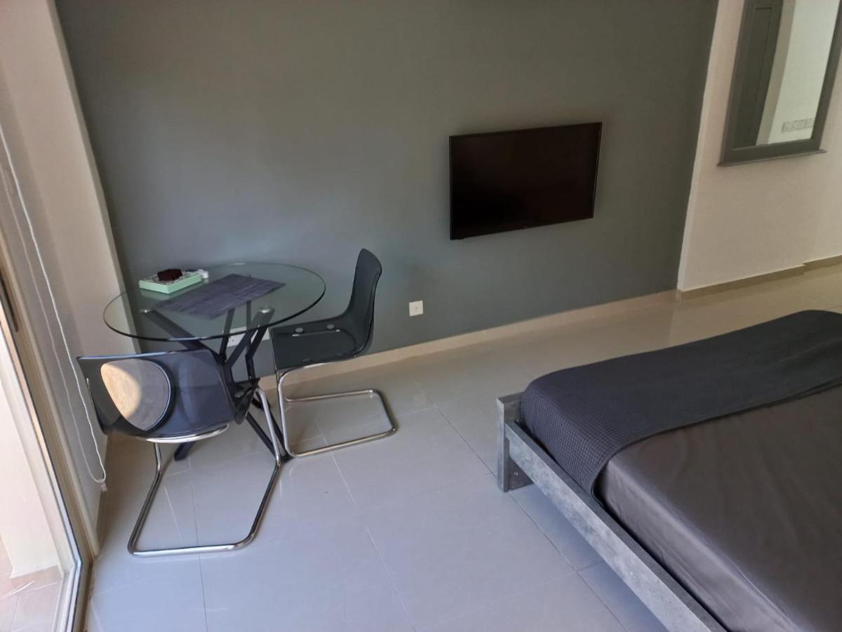 Modern Studio Apartment Armonia Court 帕拉利米尼 外观 照片