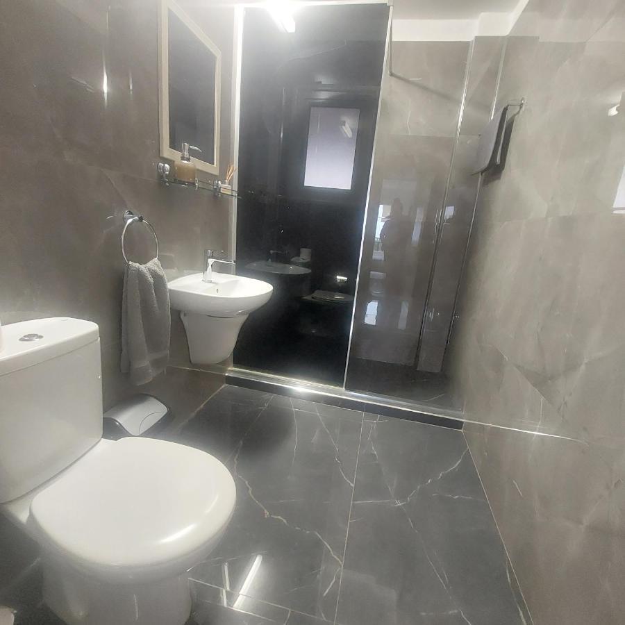 Modern Studio Apartment Armonia Court 帕拉利米尼 外观 照片
