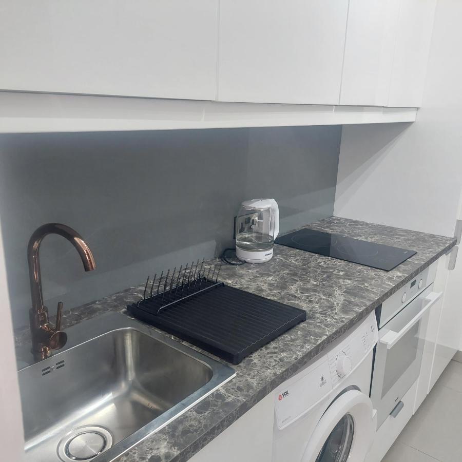 Modern Studio Apartment Armonia Court 帕拉利米尼 外观 照片